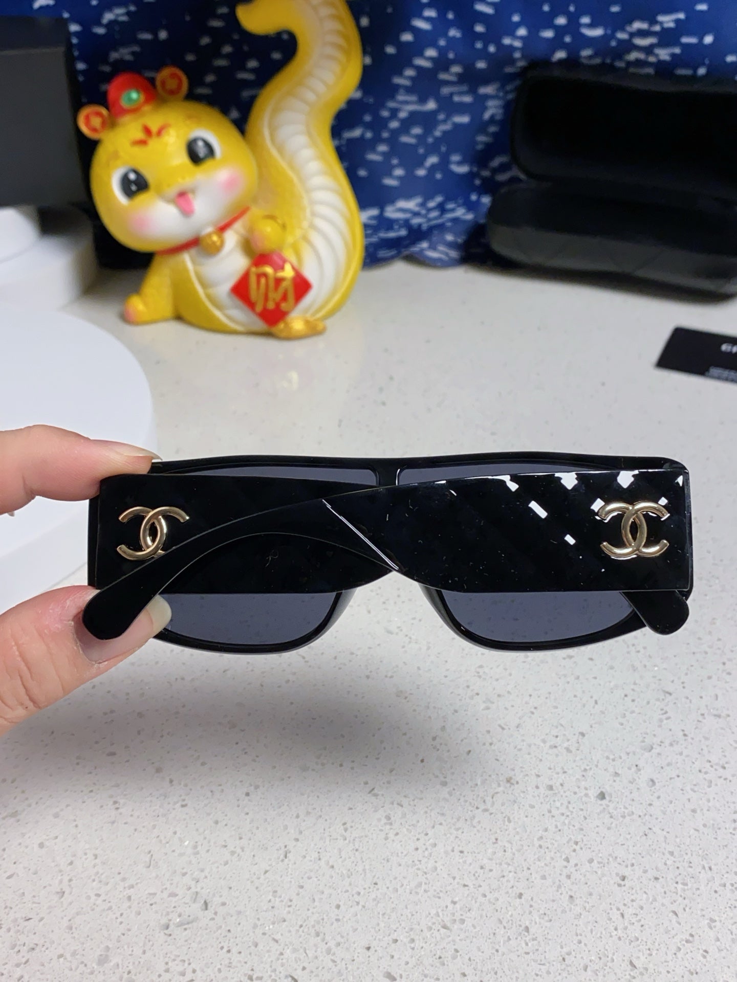 Chanel Fashion Black Lens Sunglasses for Men & Women - 132378 - detail image 6