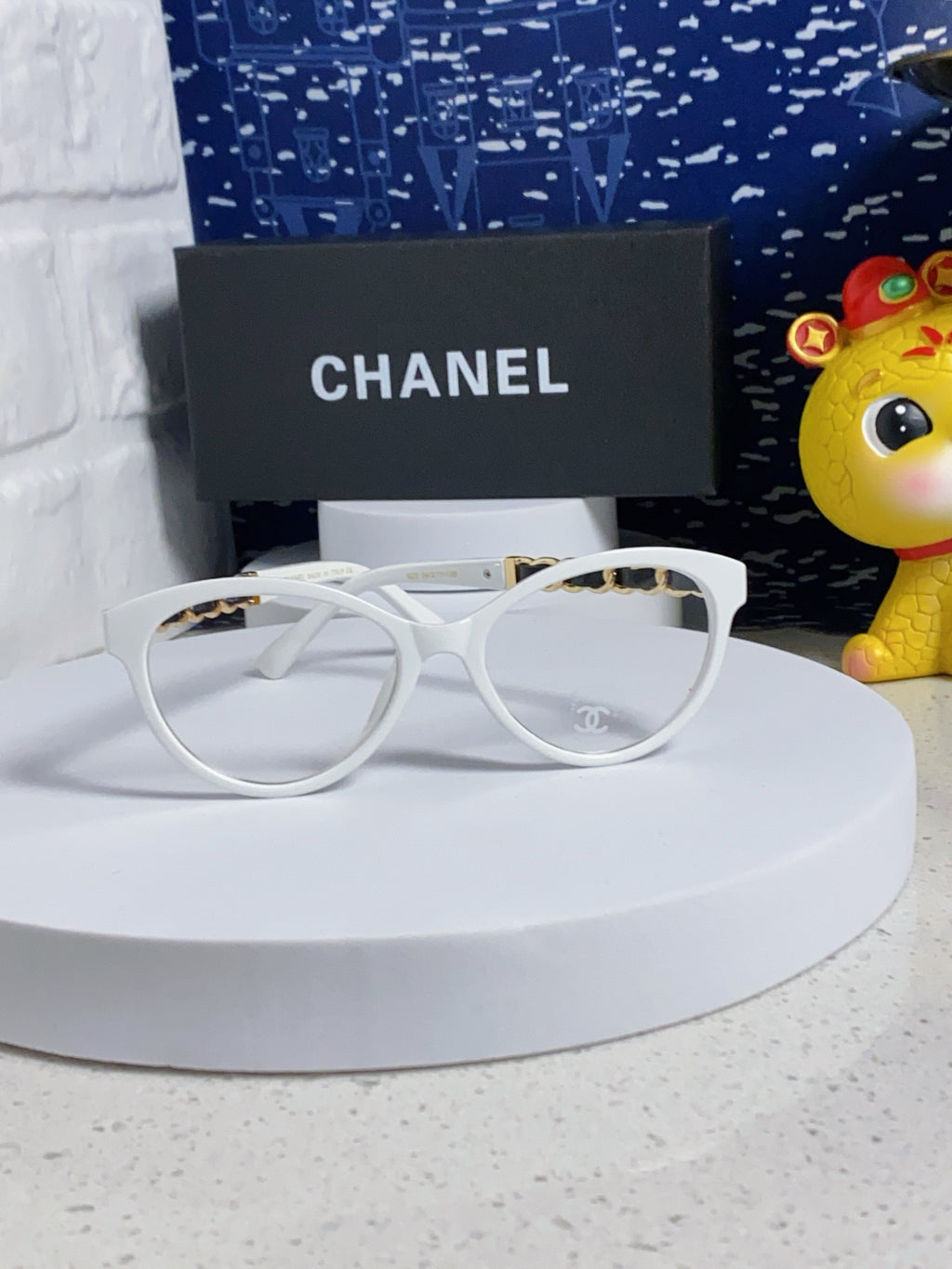 Chanel Cat-Eye Silver Lens Sunglasses for Women - 371685 - detail image 2