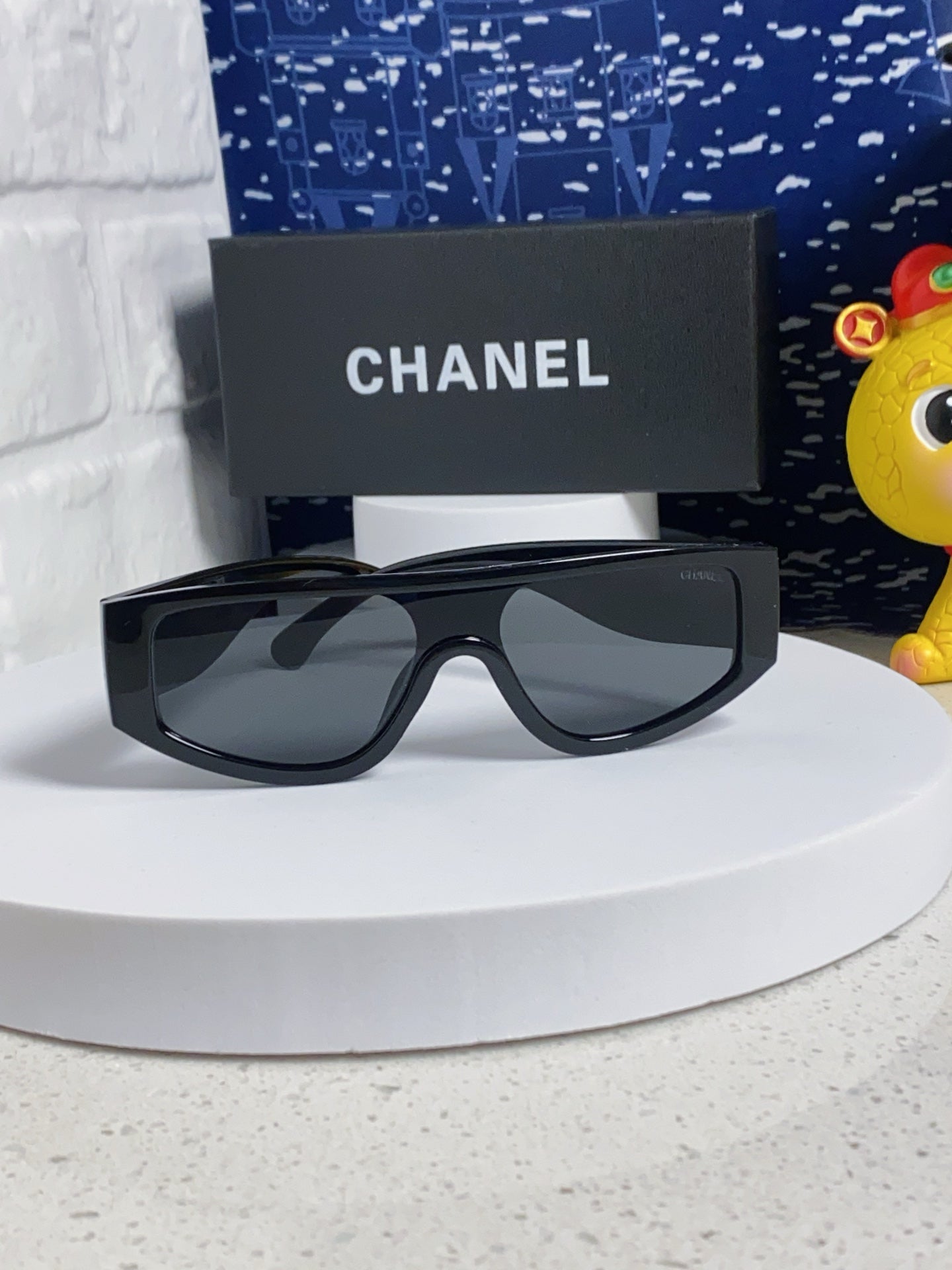 Chanel Fashion Silver Lens Sunglasses for Women - 371689 - detail image 2