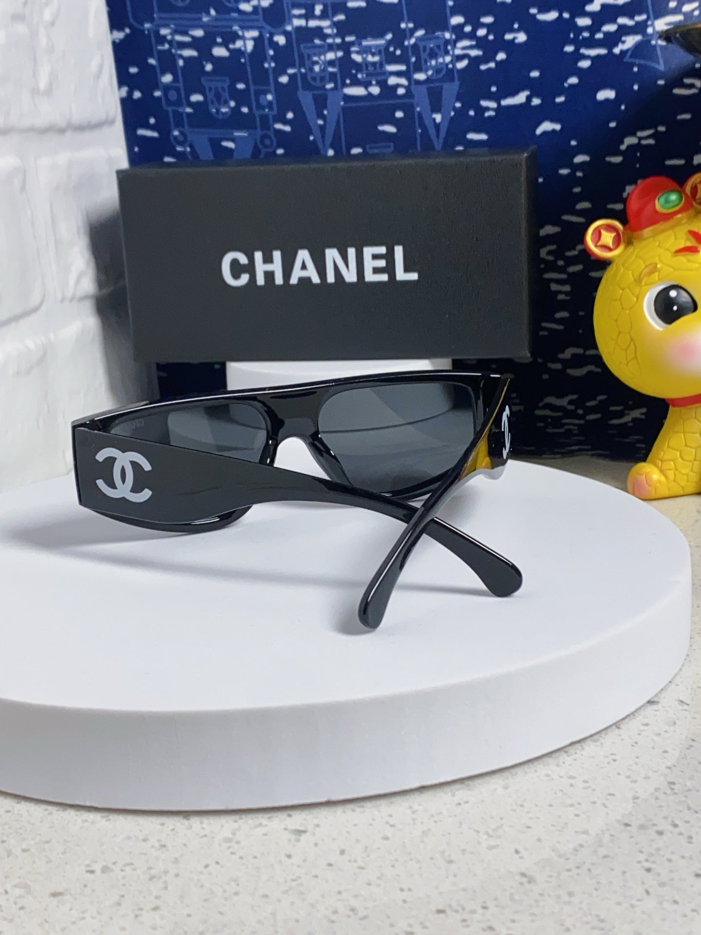 Chanel Fashion Silver Lens Sunglasses for Women - 371689 - detail image 3