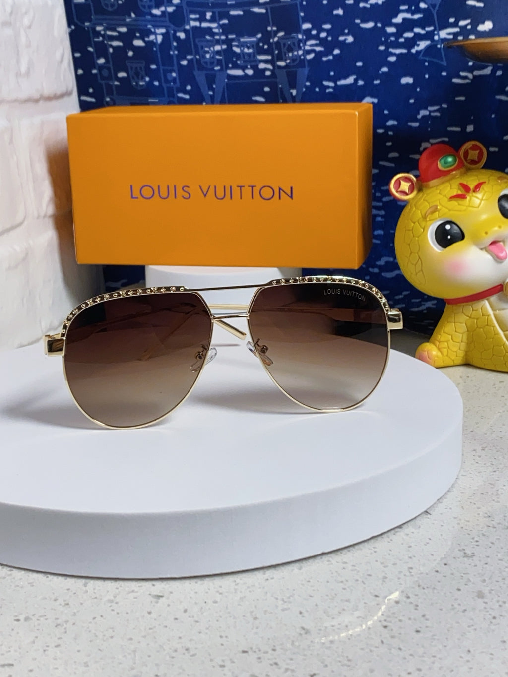 Louis Vuitton Aviator Brown Lens Sunglasses for Women - detail image 2