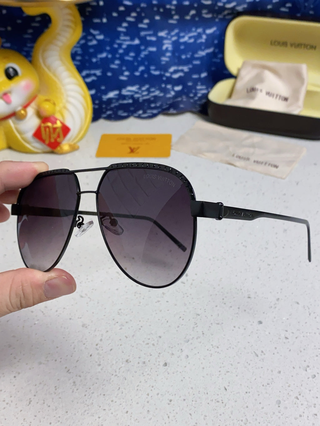 Louis Vuitton Aviator Gray Lens Sunglasses for Women - 381882 - detail image 6
