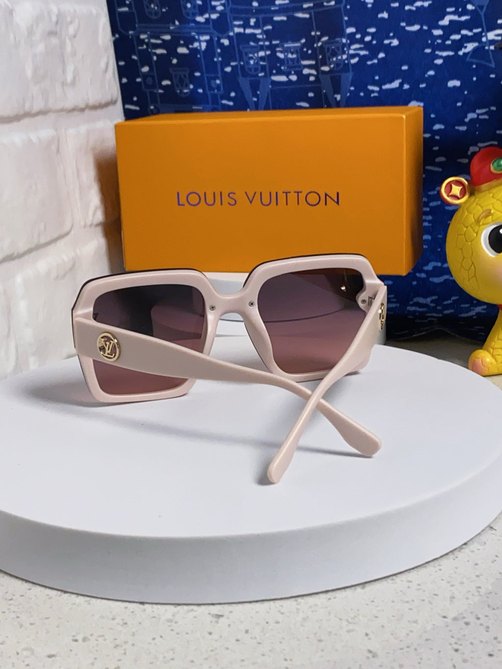Louis Vuitton Oversized Red Lens Sunglasses for Women - detail image 3