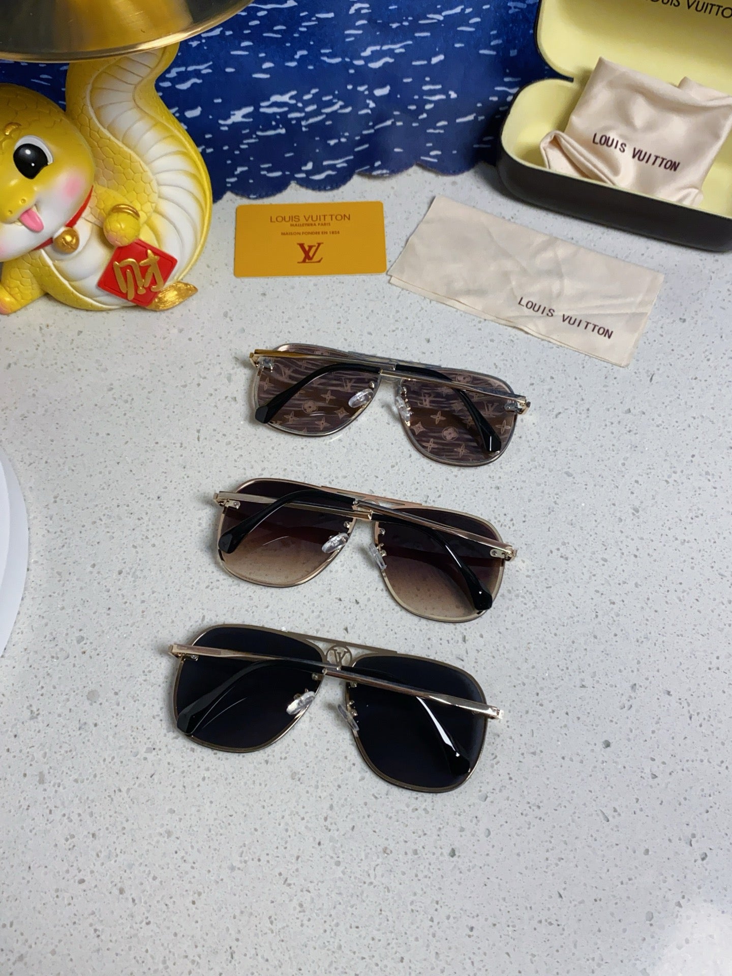 Louis Vuitton Metal Aviator Red Lens Sunglasses for Men & Women - 381884 - detail image 10
