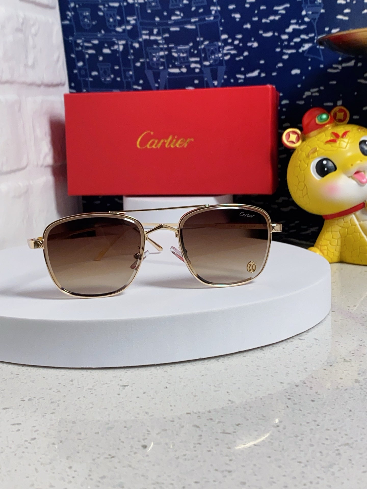 Cartier Aviator Brown Lens Sunglasses for Men & Women - detail image 2