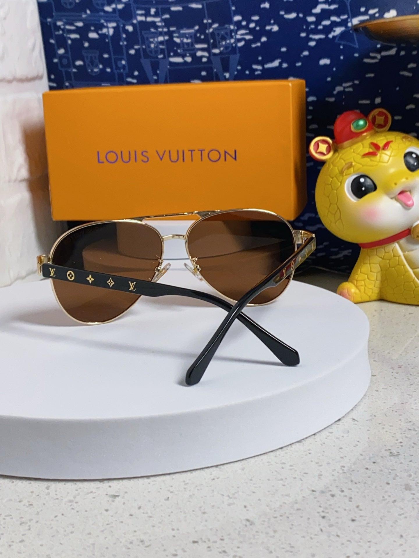 Louis Vuitton Metal Aviator Brown Lens Sunglasses for Men & Women - 381780 - detail image 3