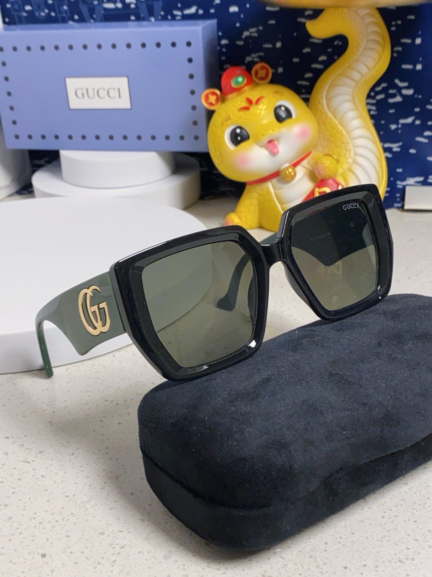 Gucci Oversized Brown Lens Sunglasses for Men & Women - 398373 - detail image 11