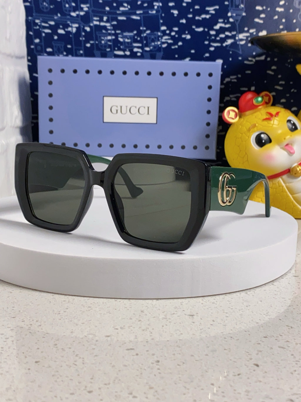 Gucci Oversized Brown Lens Sunglasses for Men & Women - 398373 - detail image 2