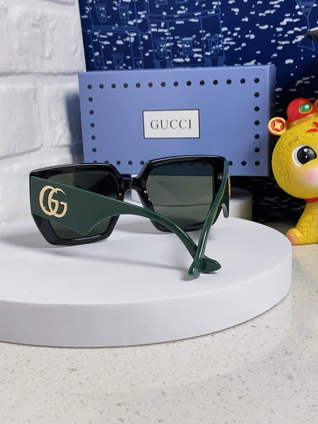 Gucci Oversized Brown Lens Sunglasses for Men & Women - 398373 - detail image 4