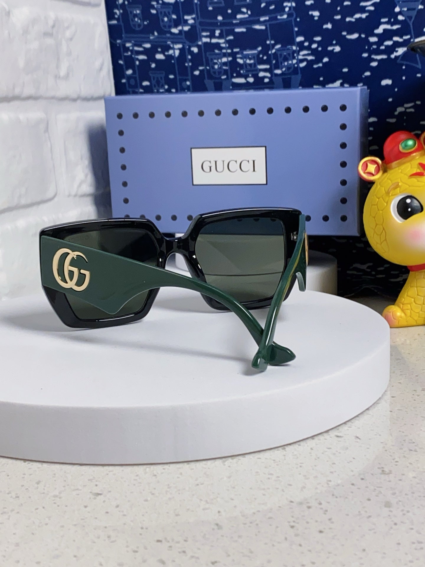 Gucci Oversized Brown Lens Sunglasses for Men & Women - 398373 - detail image 4