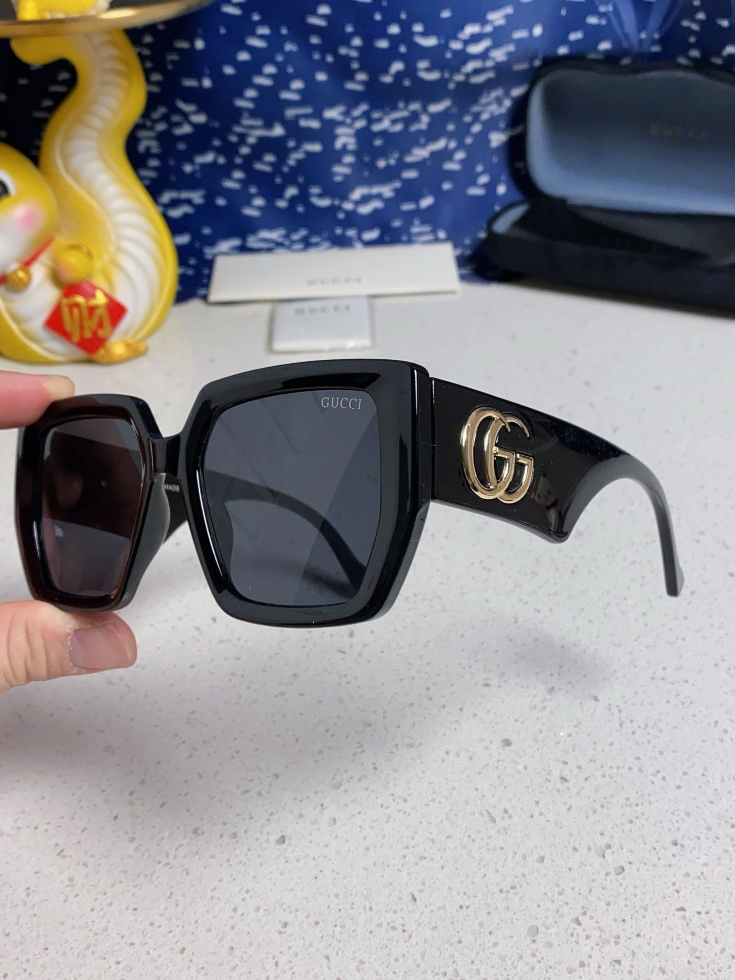 Gucci Oversized Black Lens Sunglasses for Men & Women - 398374 - detail image 6