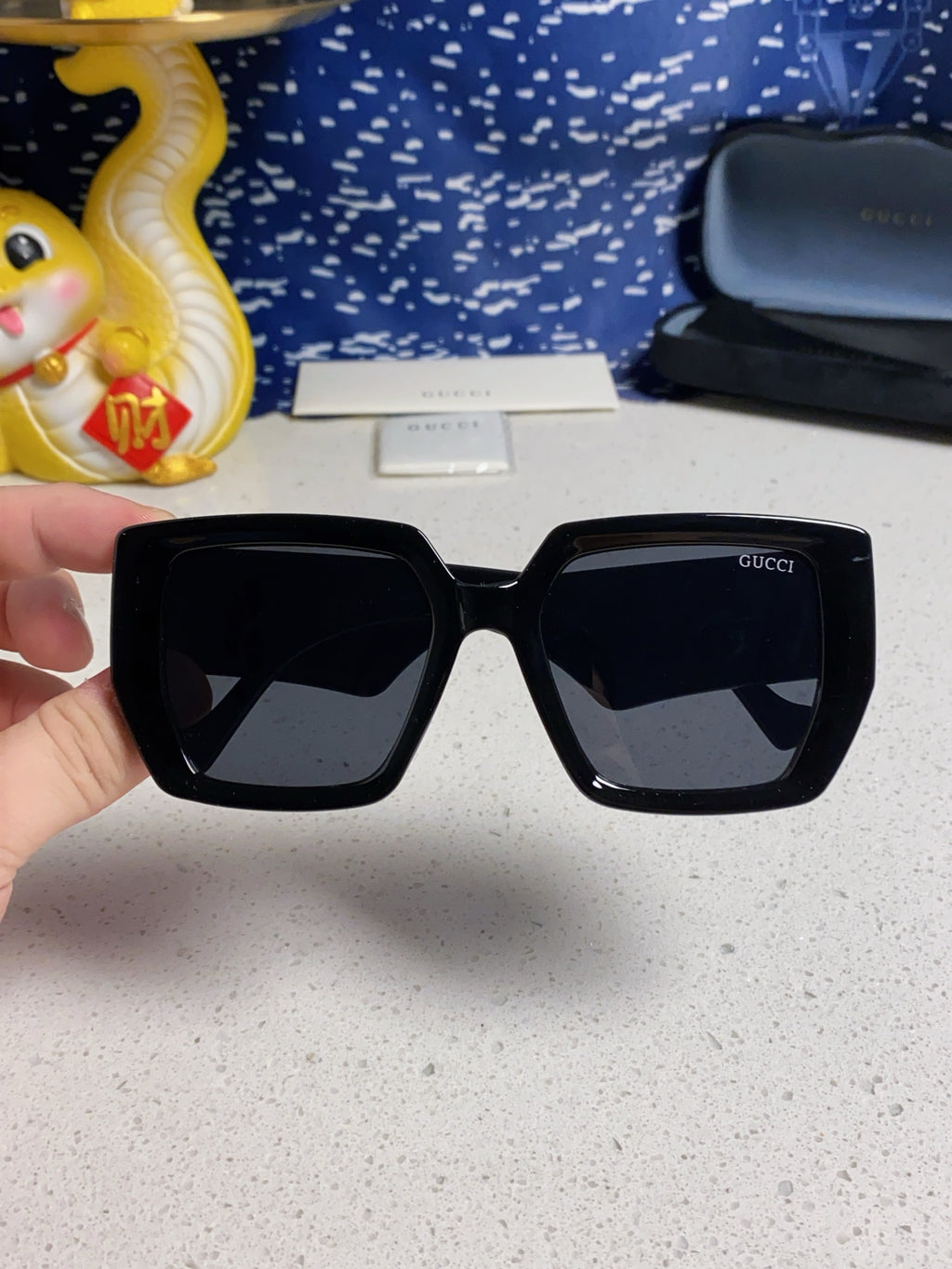 Gucci Oversized Black Lens Sunglasses for Men & Women - 398374 - detail image 4