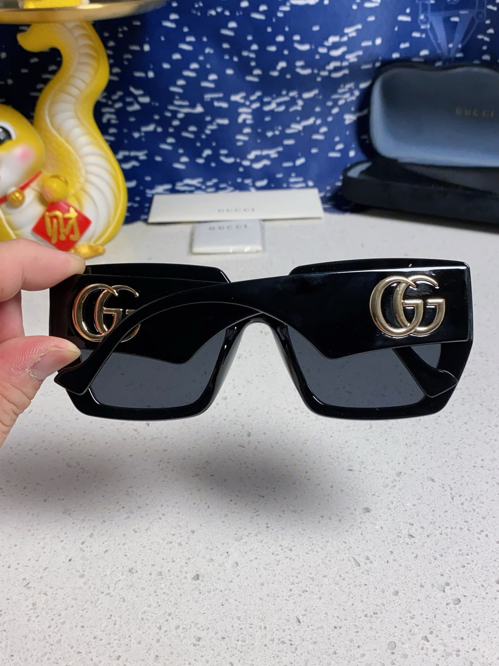 Gucci Oversized Black Lens Sunglasses for Men & Women - 398374 - detail image 5