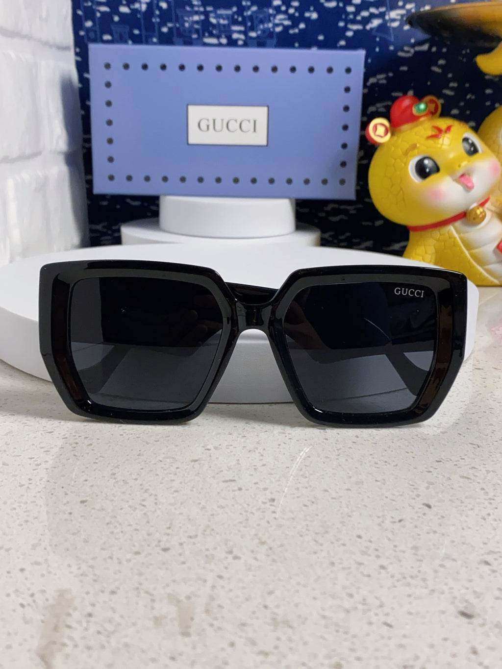 Gucci Oversized Black Lens Sunglasses for Men & Women - 398374 - detail image 9
