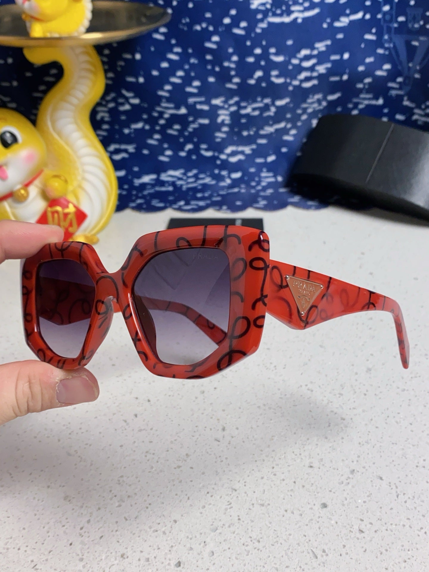 Prada 14ZSF Cat-Eye Red Lens Sunglasses for Women - detail image 6