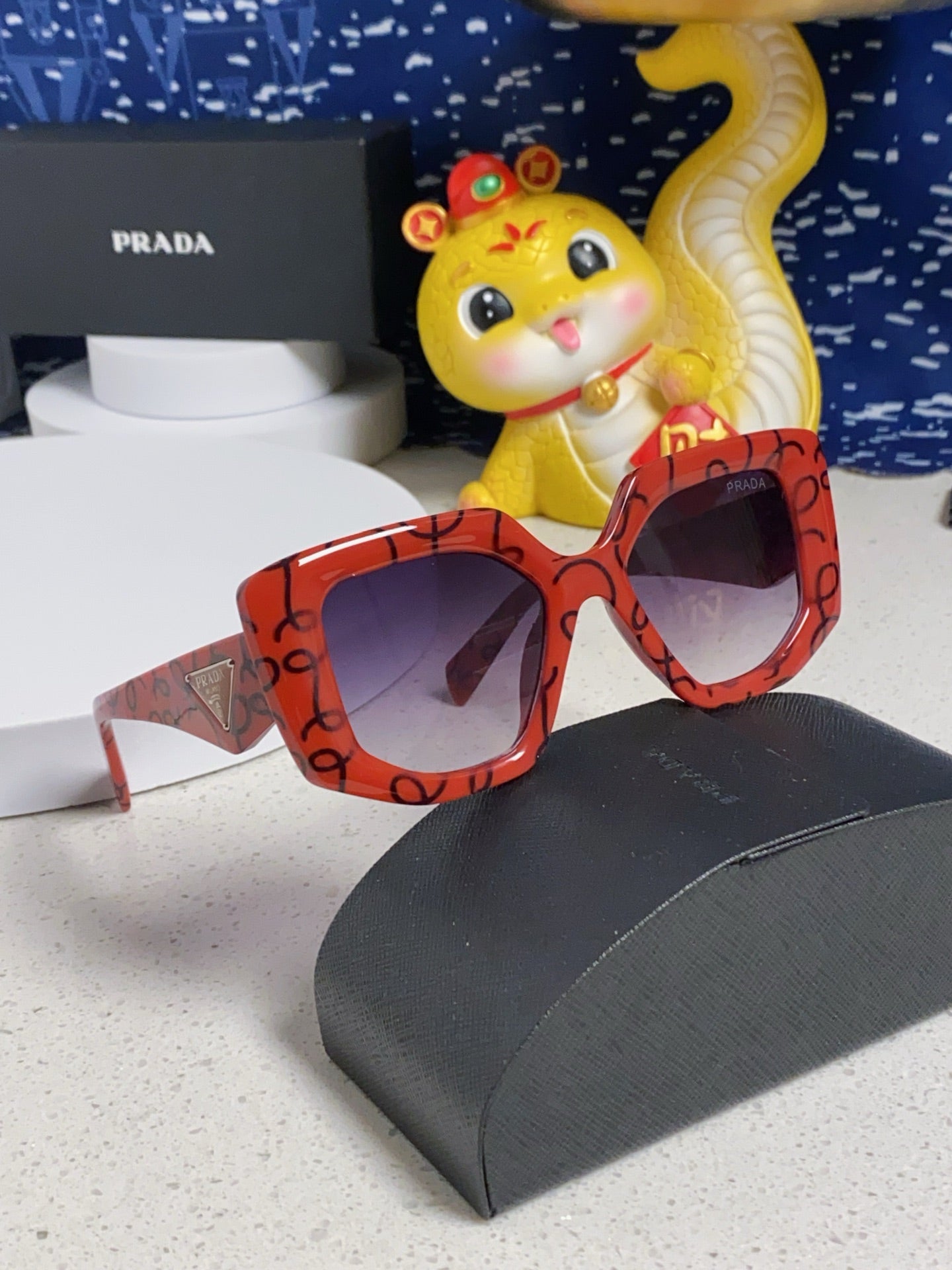 Prada 14ZSF Cat-Eye Red Lens Sunglasses for Women - detail image 10