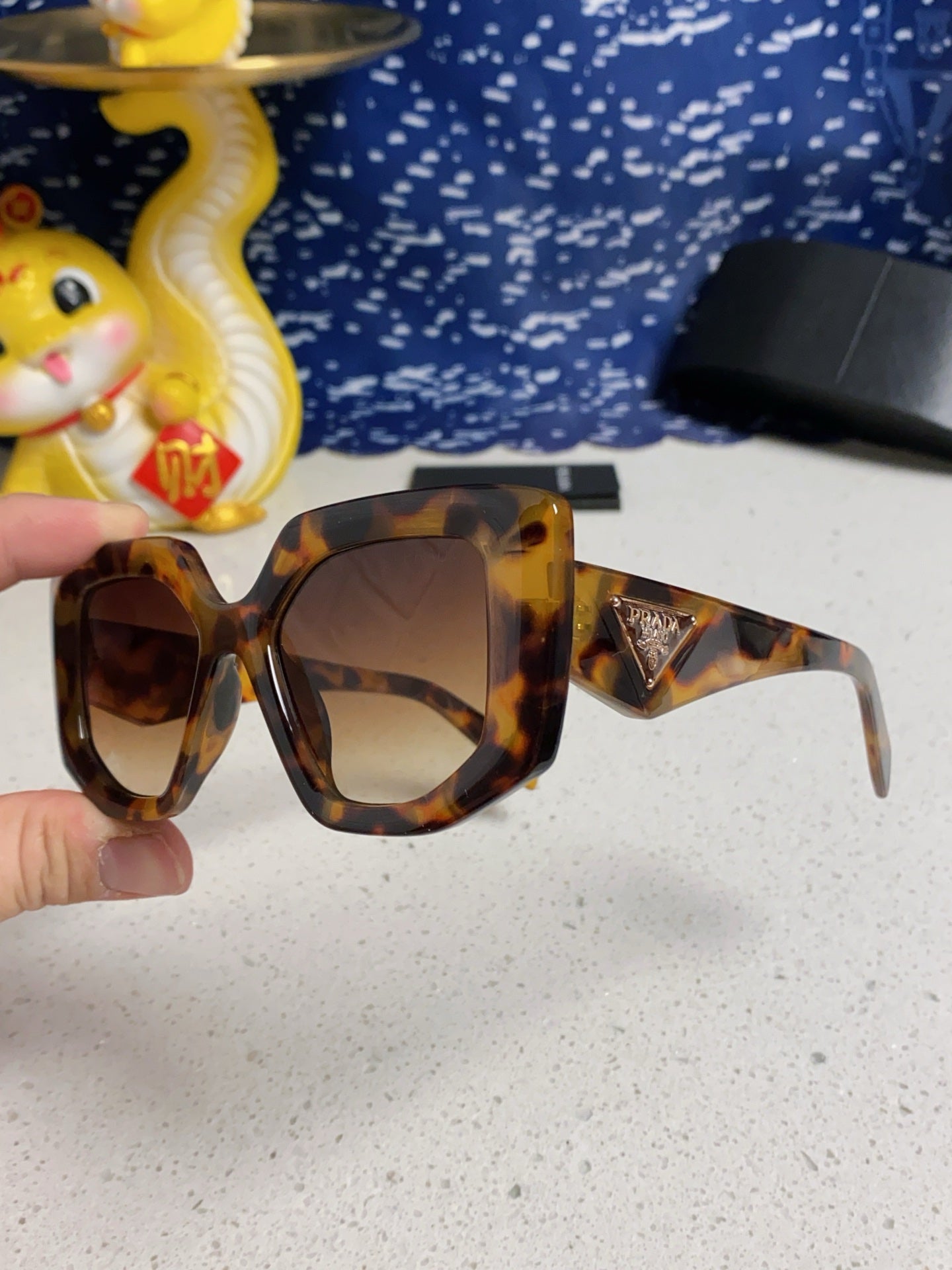 Prada 14ZSF Cat-Eye Brown Lens Sunglasses for Women - detail image 6