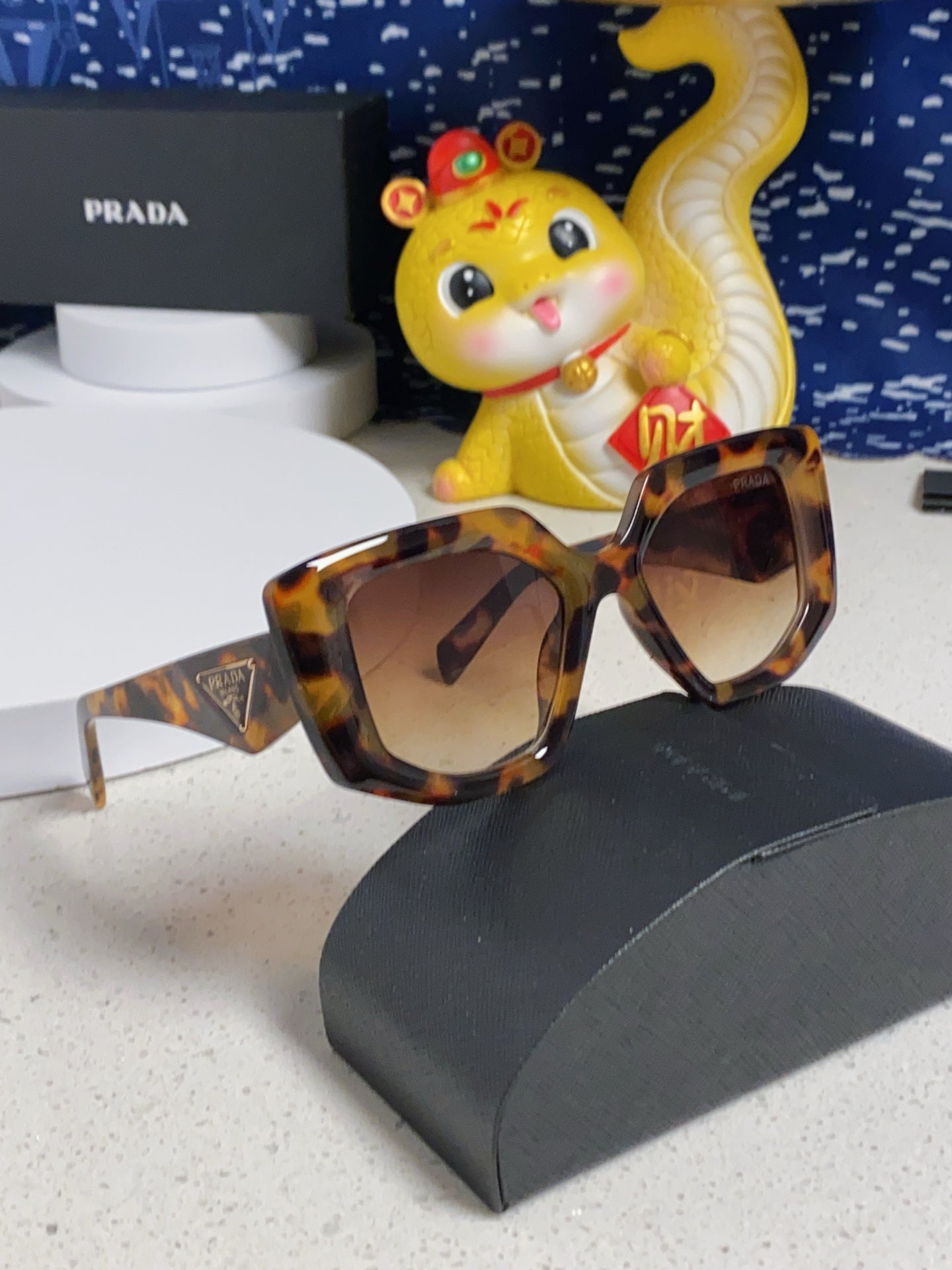 Prada 14ZSF Cat-Eye Brown Lens Sunglasses for Women - detail image 9