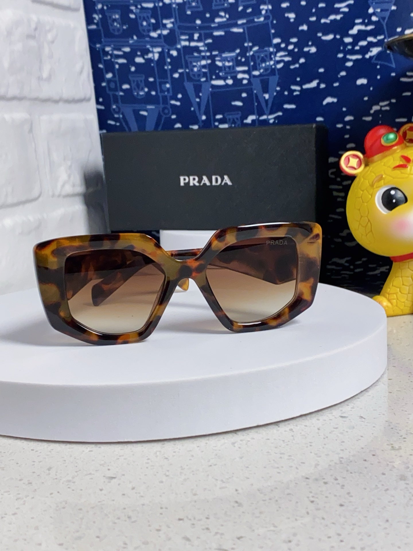 Prada 14ZSF Cat-Eye Brown Lens Sunglasses for Women - detail image 2