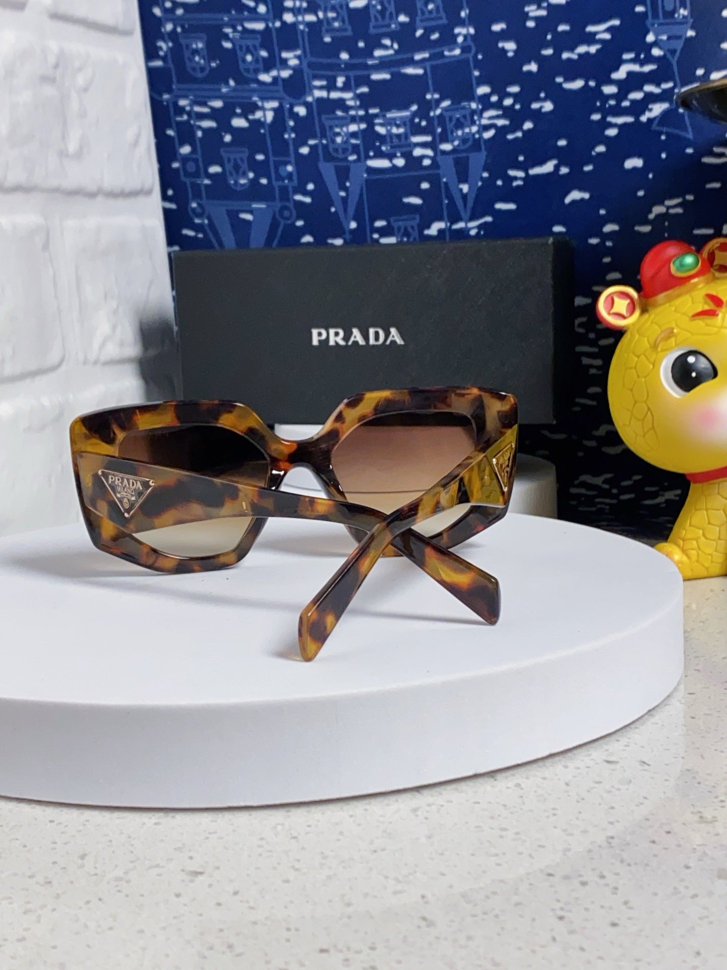 Prada 14ZSF Cat-Eye Brown Lens Sunglasses for Women - detail image 3