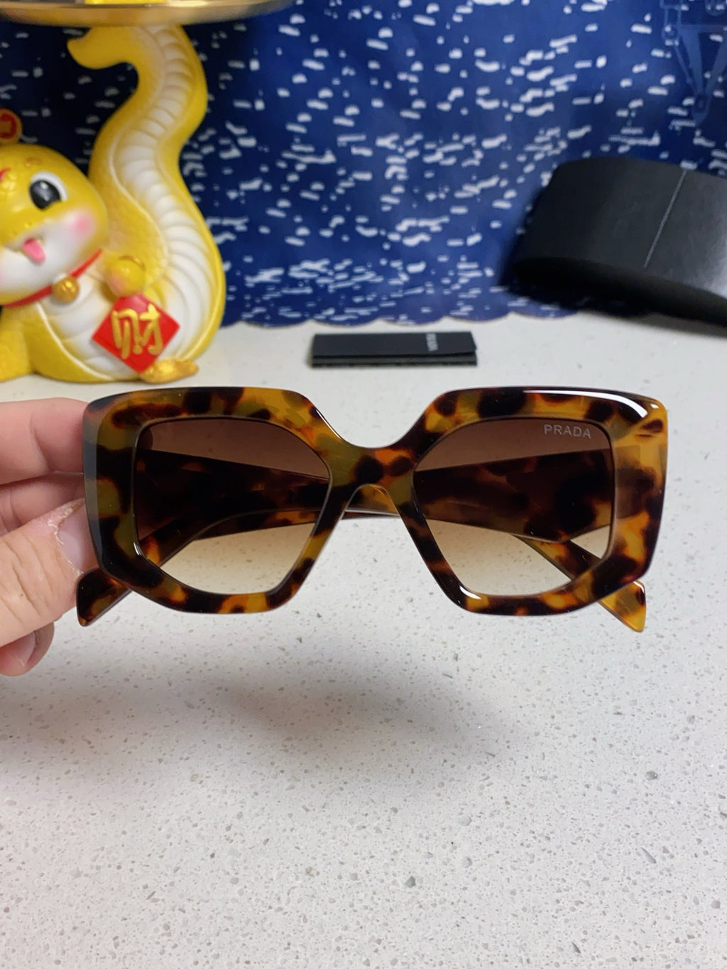 Prada 14ZSF Cat-Eye Brown Lens Sunglasses for Women - detail image 4