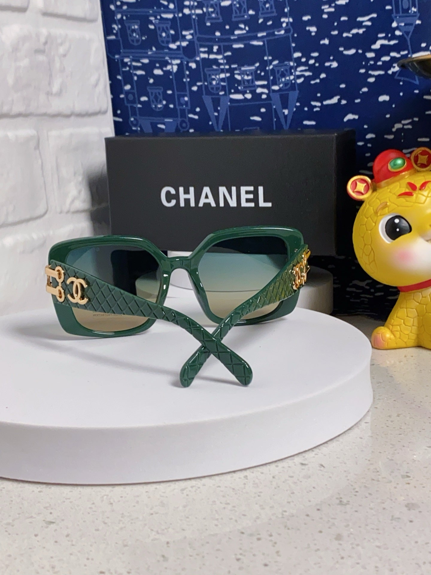 Chanel Oversized Silver Lens Sunglasses for Men & Women - 398610 - detail image 3
