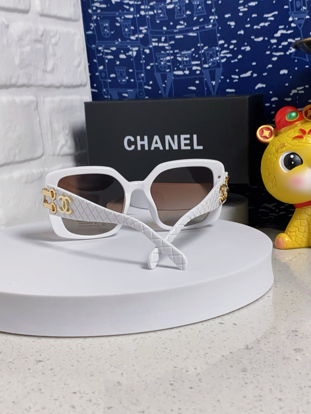 Chanel Oversized Silver Lens Sunglasses for Men & Women - 398611 - detail image 3