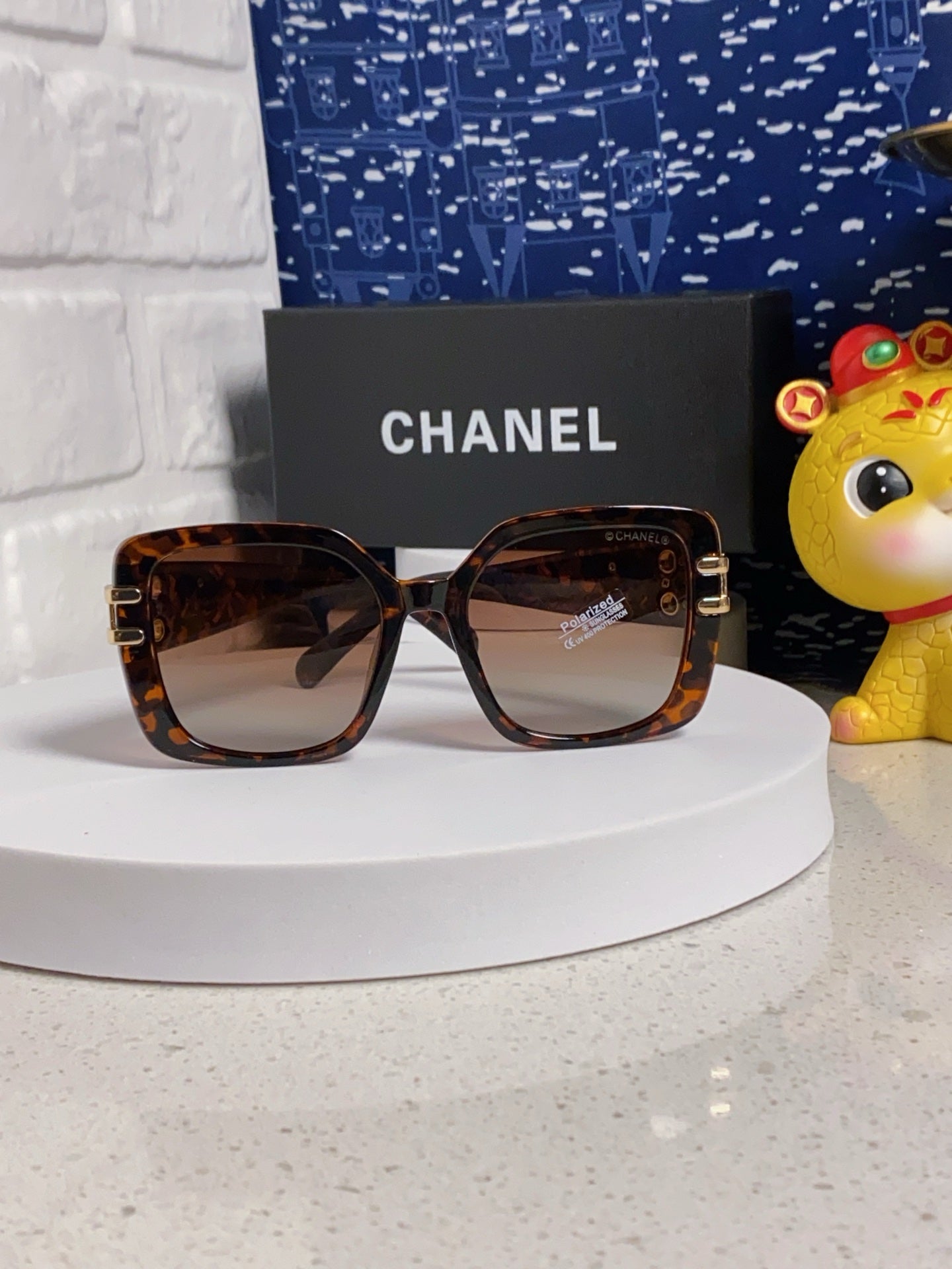 Chanel Oversized Silver Lens Sunglasses for Men & Women - 398612 - detail image 2