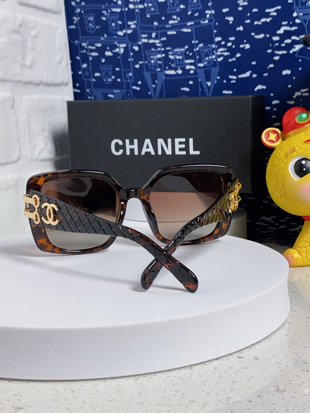 Chanel Oversized Silver Lens Sunglasses for Men & Women - 398612 - detail image 3