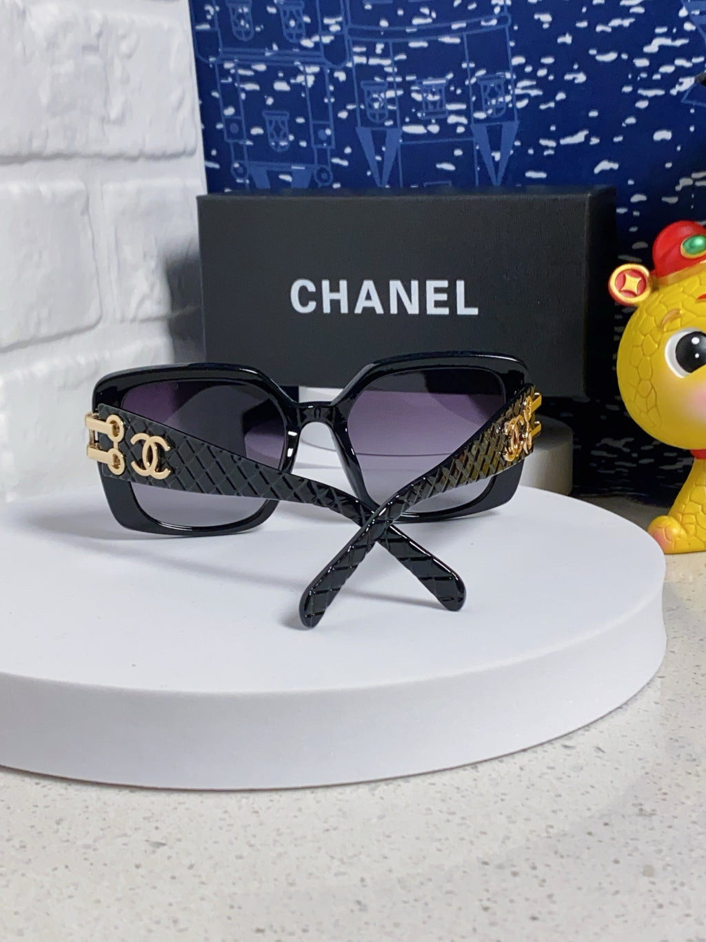 Chanel Oversized Silver Lens Sunglasses for Men & Women - 398613 - detail image 3