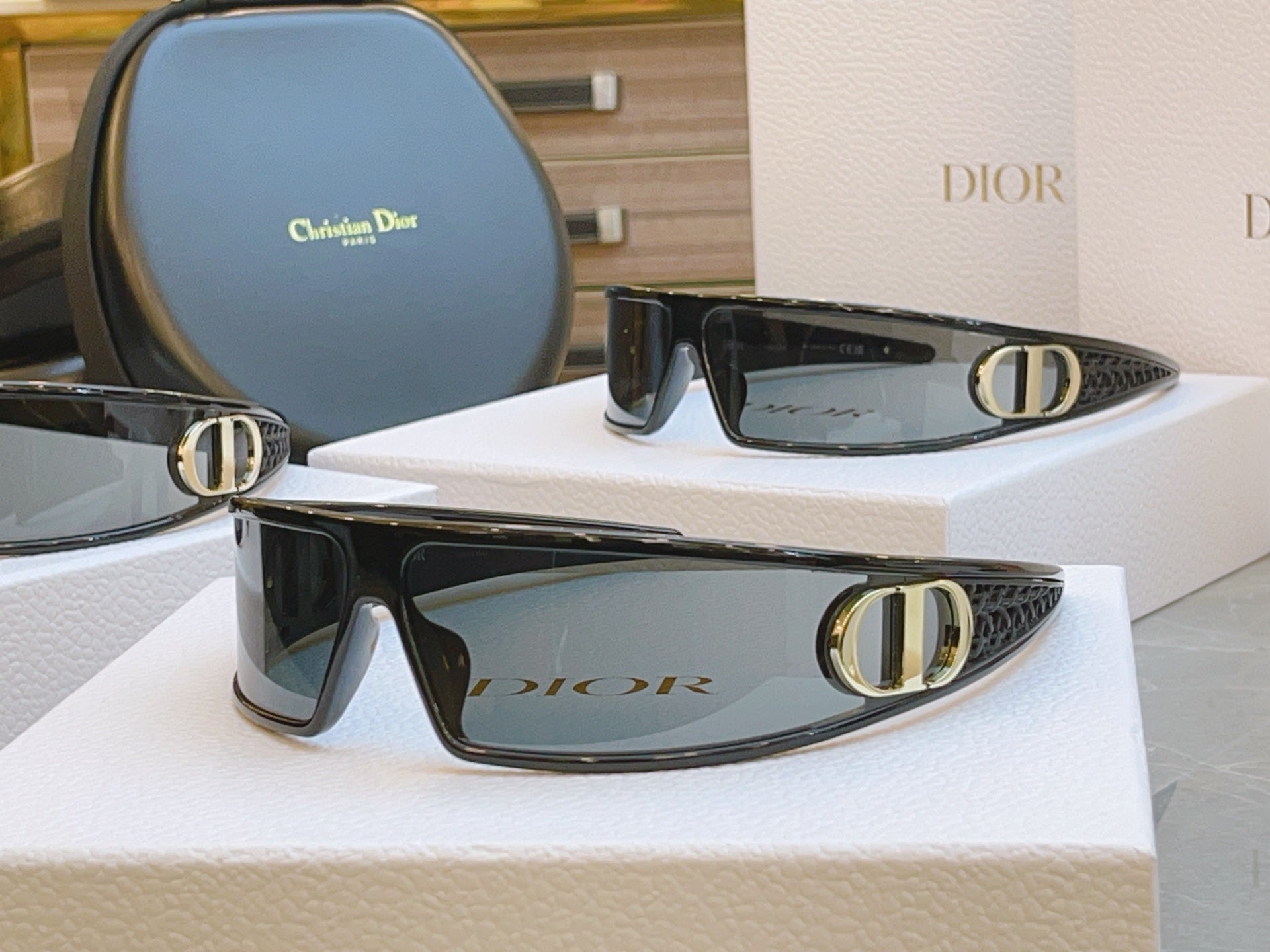 Dior VERYDIORM1U Fashion Brown Lens Sunglasses for Men & Women - detail image 2