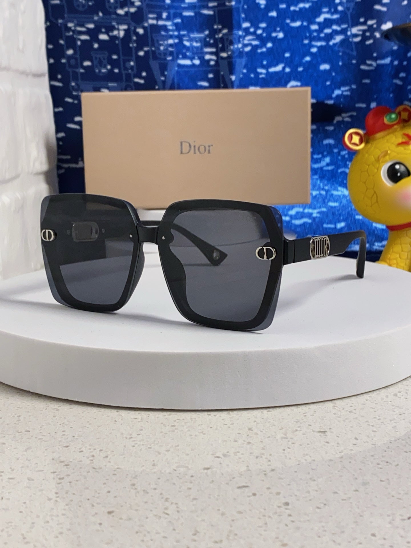 Dior Polarized Fashion Black Lens Sunglasses for Women - 465356 - detail image 2