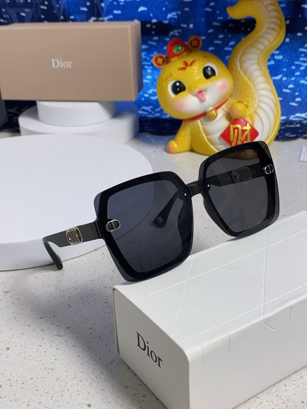 Dior Polarized Fashion Black Lens Sunglasses for Women - 465356 - detail image 11