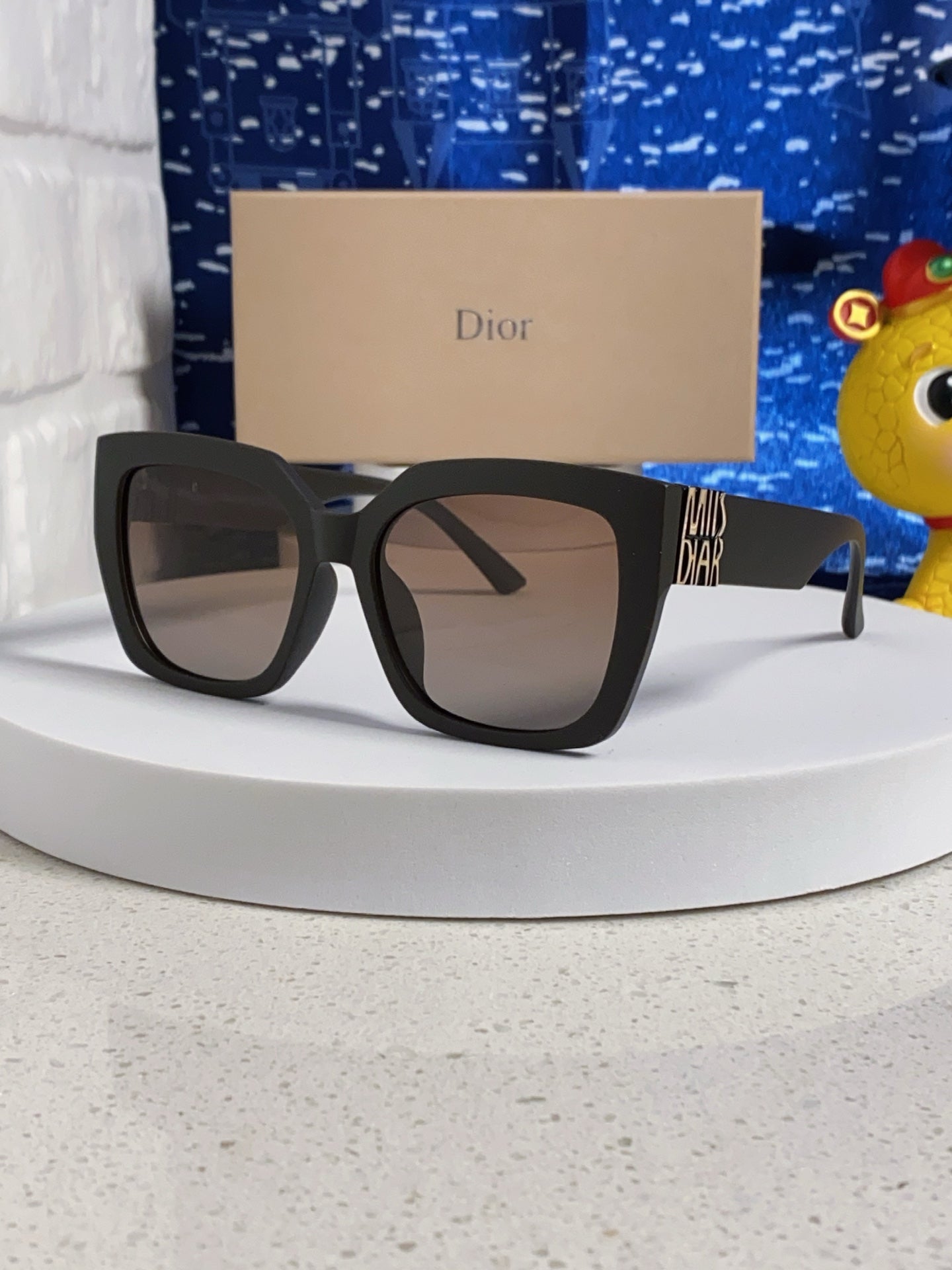 Dior Fashion Silver Lens Sunglasses for Women - 465260