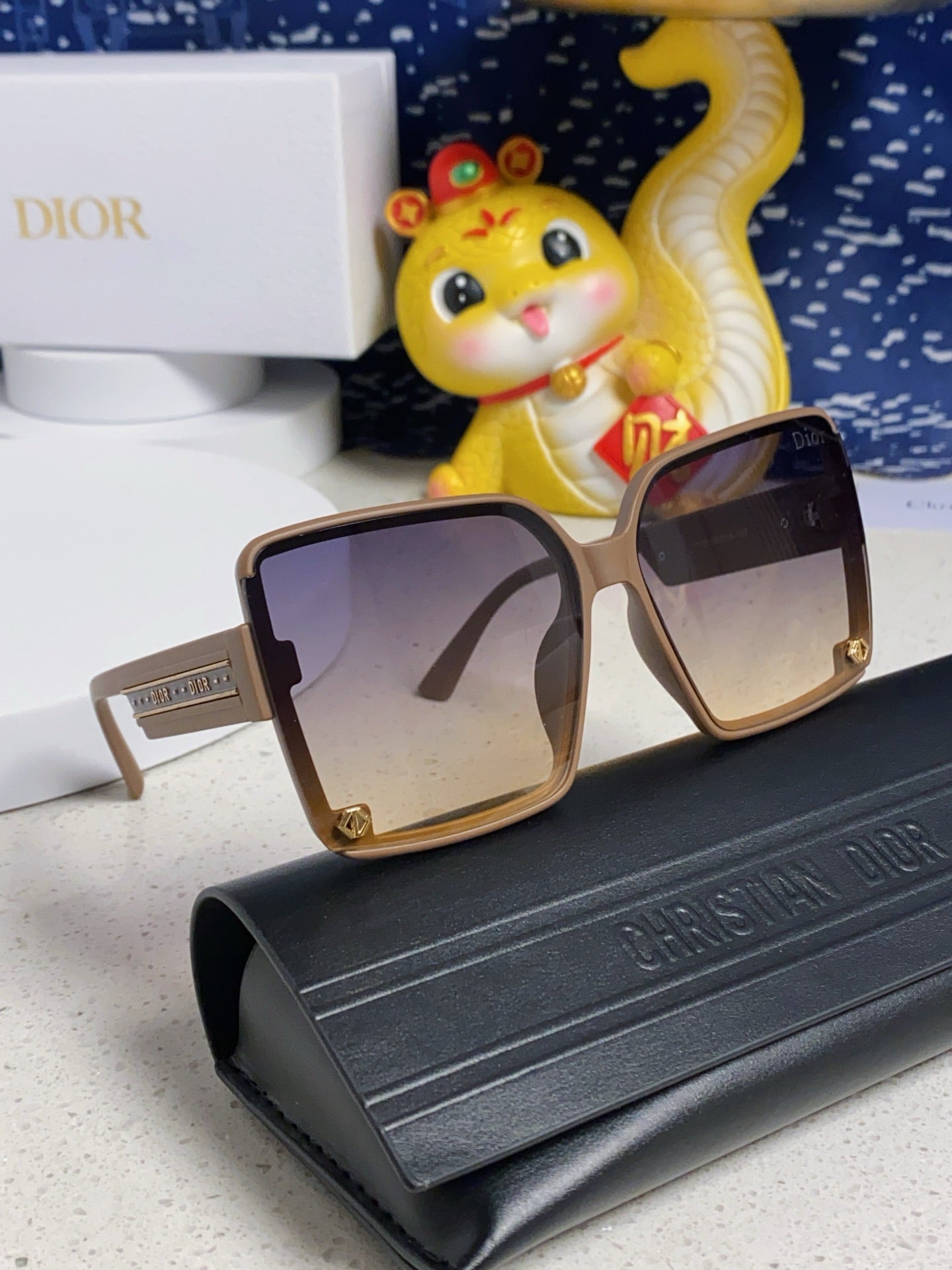 Dior Polarized Fashion Gray Lens Sunglasses for Women - 431824 - detail image 10