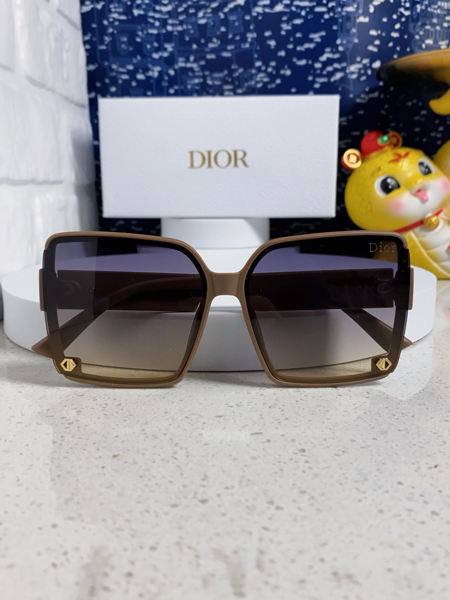 Dior Polarized Fashion Gray Lens Sunglasses for Women - 486889 - detail image 9