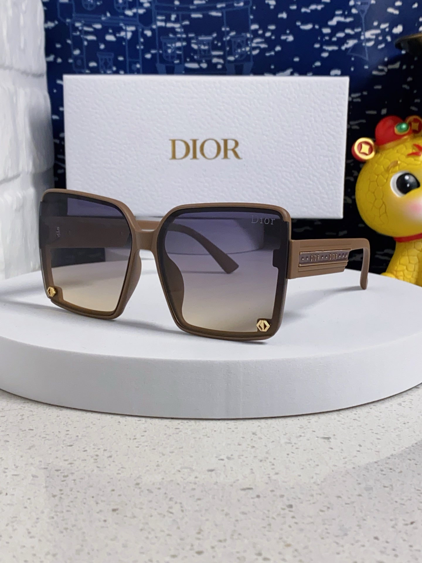 Dior Polarized Fashion Gray Lens Sunglasses for Women - 486889