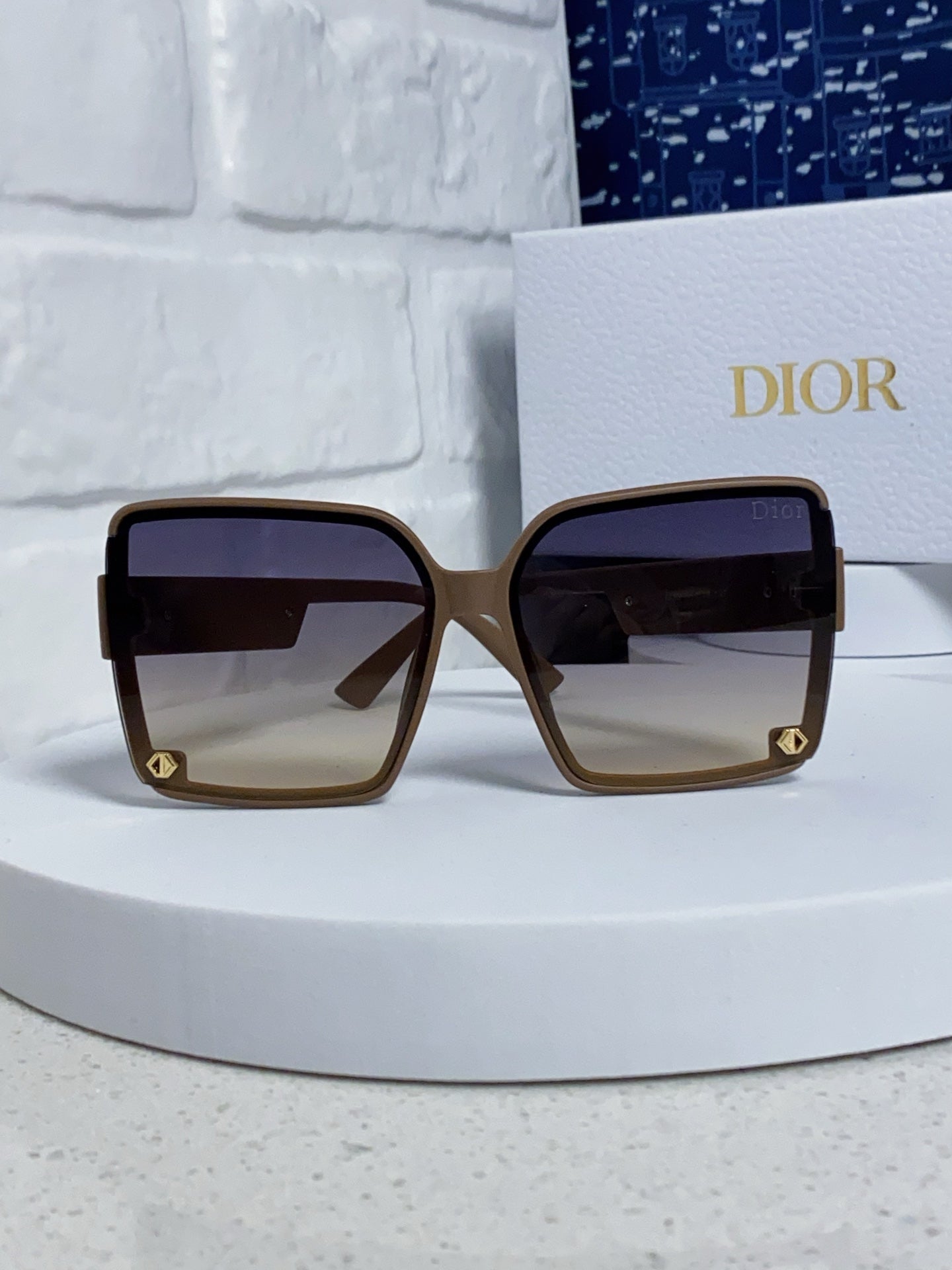 Dior Polarized Fashion Gray Lens Sunglasses for Women - 431824 - detail image 2