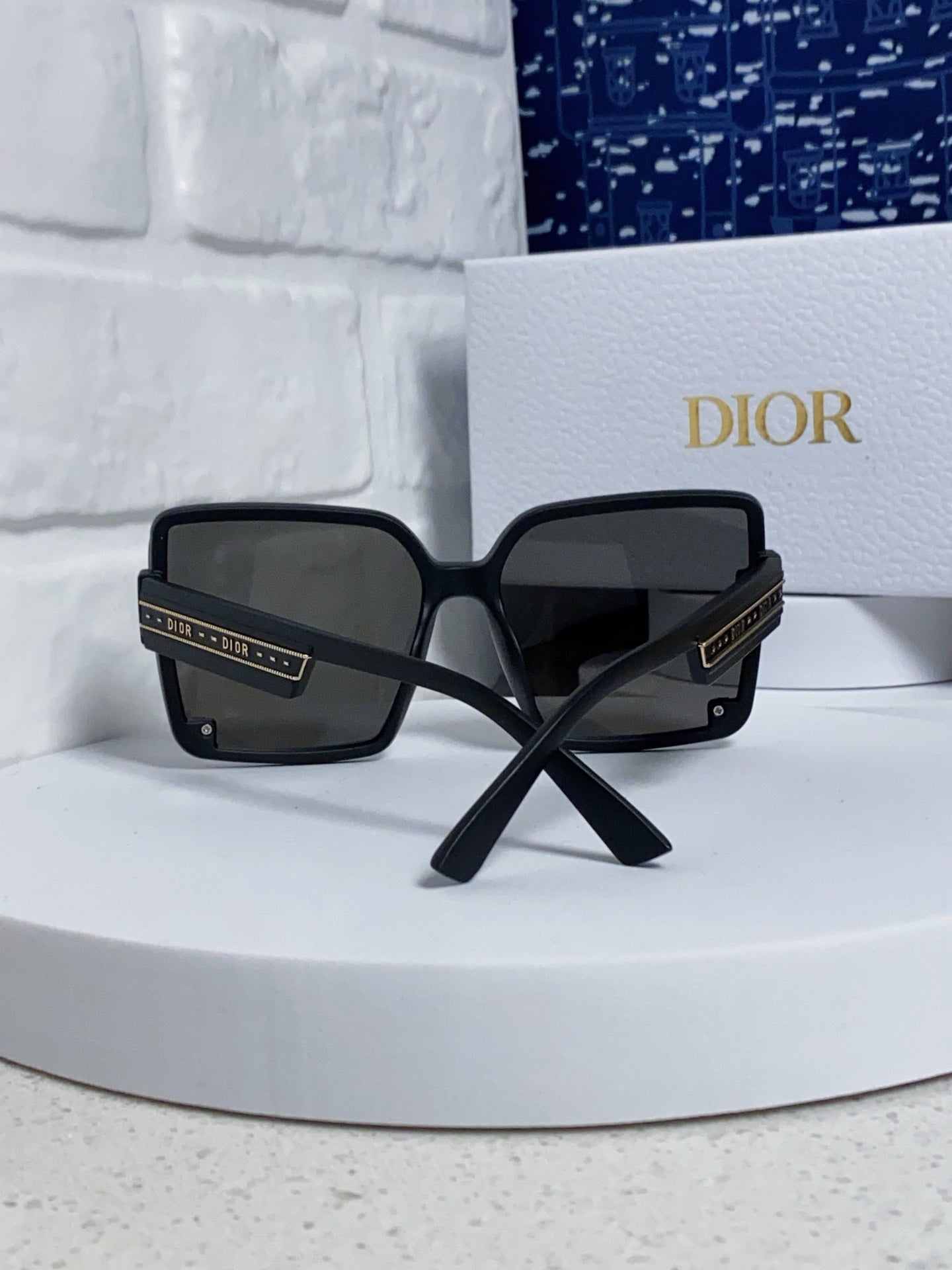 Dior Polarized Fashion Black Lens Sunglasses for Women - detail image 3