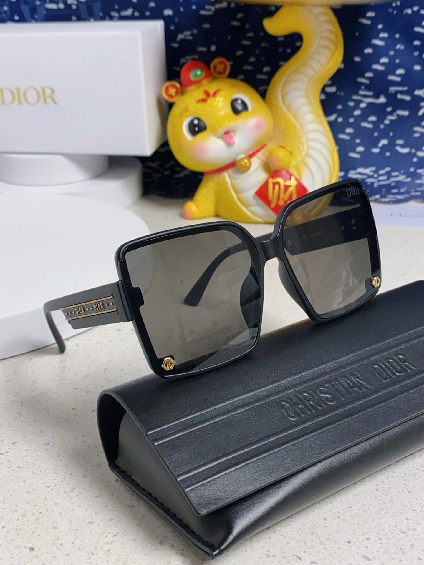 Dior Polarized Fashion Black Lens Sunglasses for Women - detail image 10