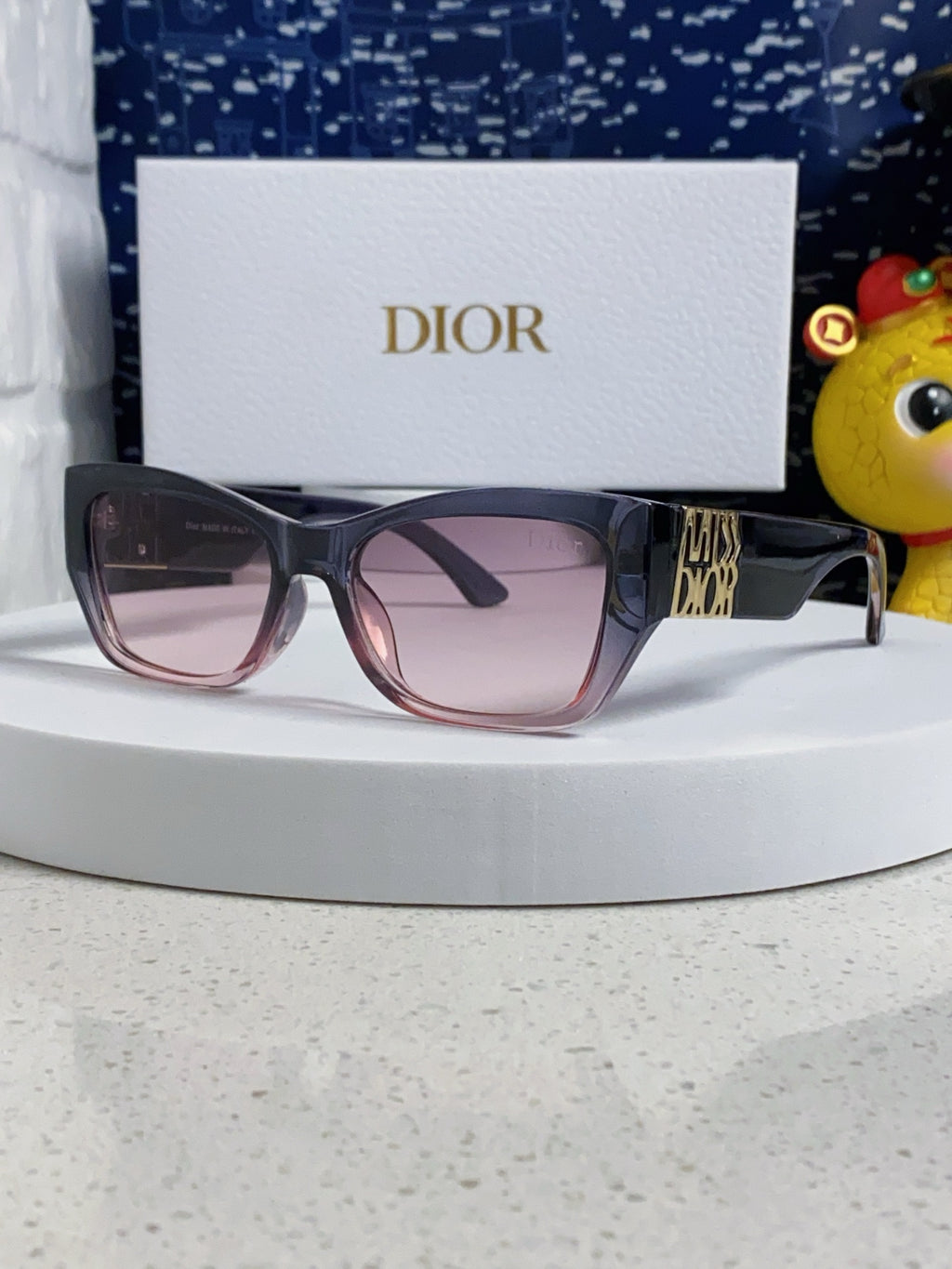 Dior Fashion Silver Lens Sunglasses for Men & Women - 997976