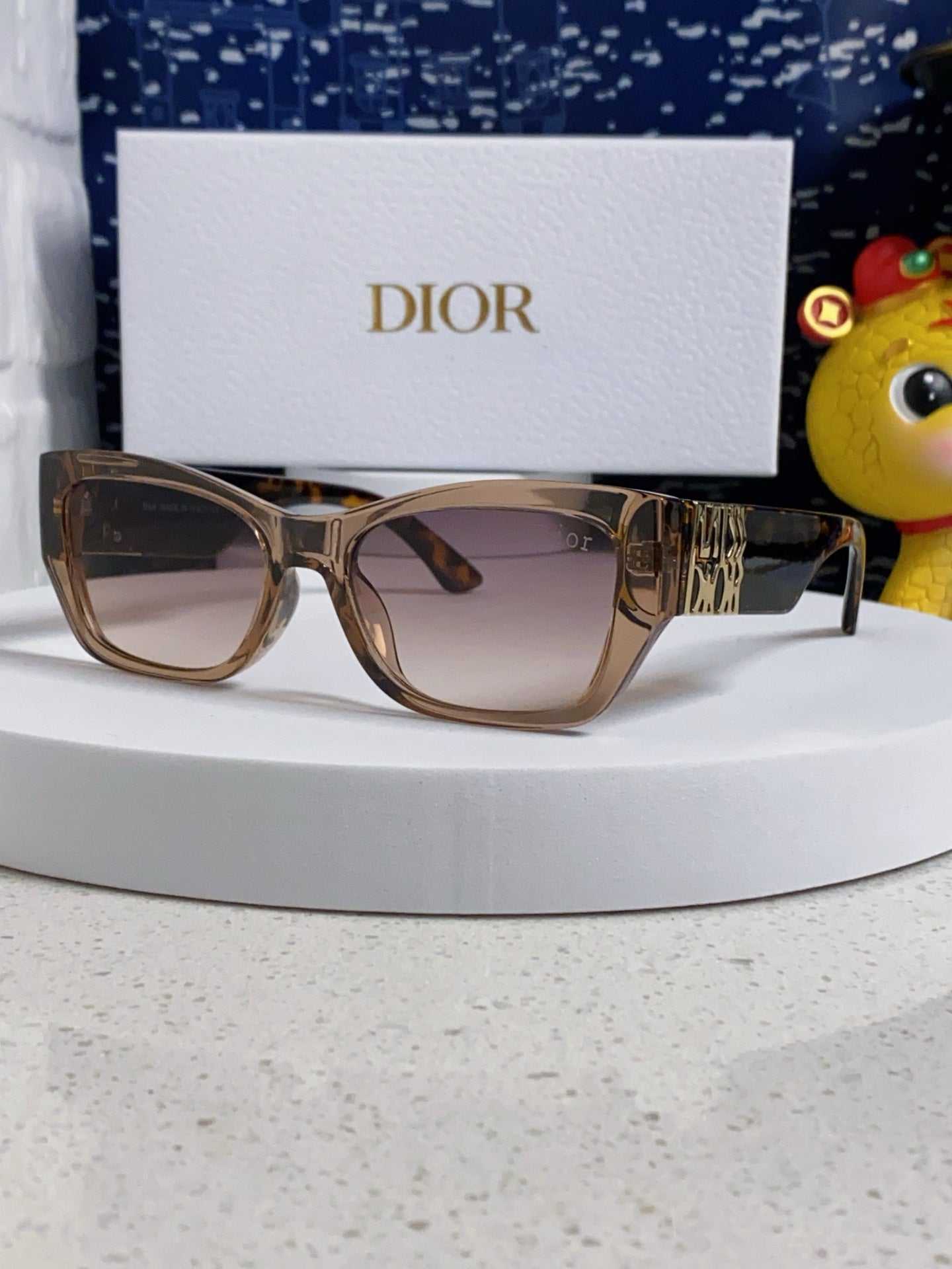 Dior Fashion Silver Lens Sunglasses for Men & Women - 997977