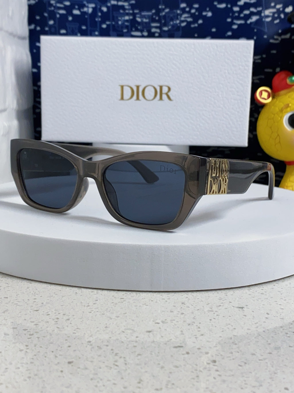 Dior Fashion Blue Lens Sunglasses for Men & Women - 997978