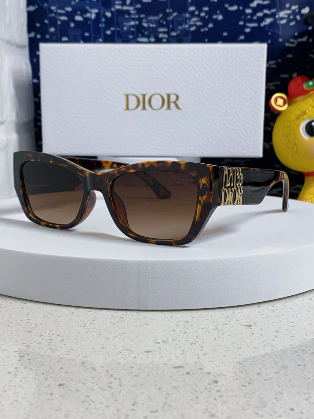 Dior Fashion Brown Lens Sunglasses for Men & Women - 997980
