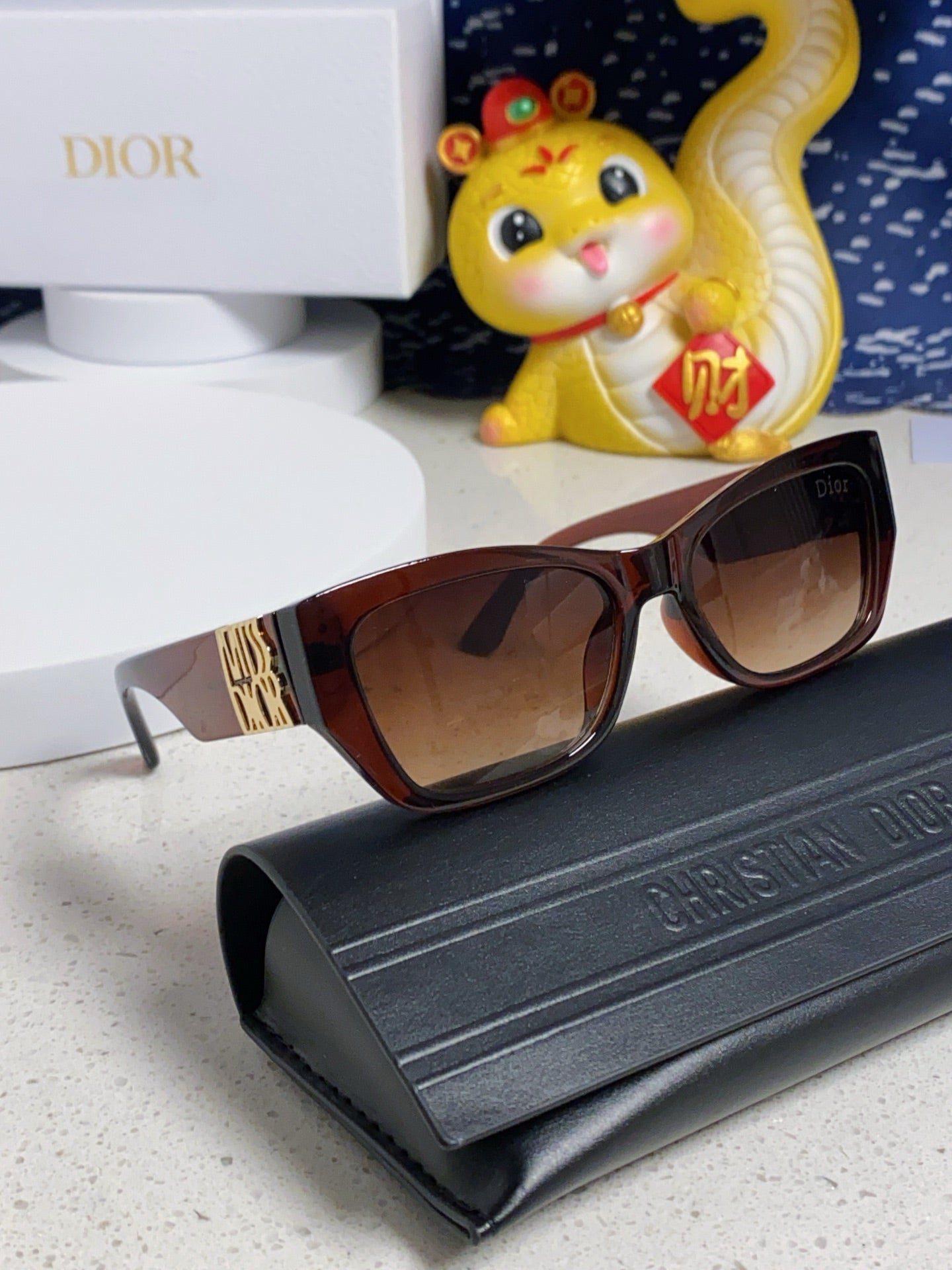 Dior Fashion Brown Lens Sunglasses for Men & Women - detail image 10