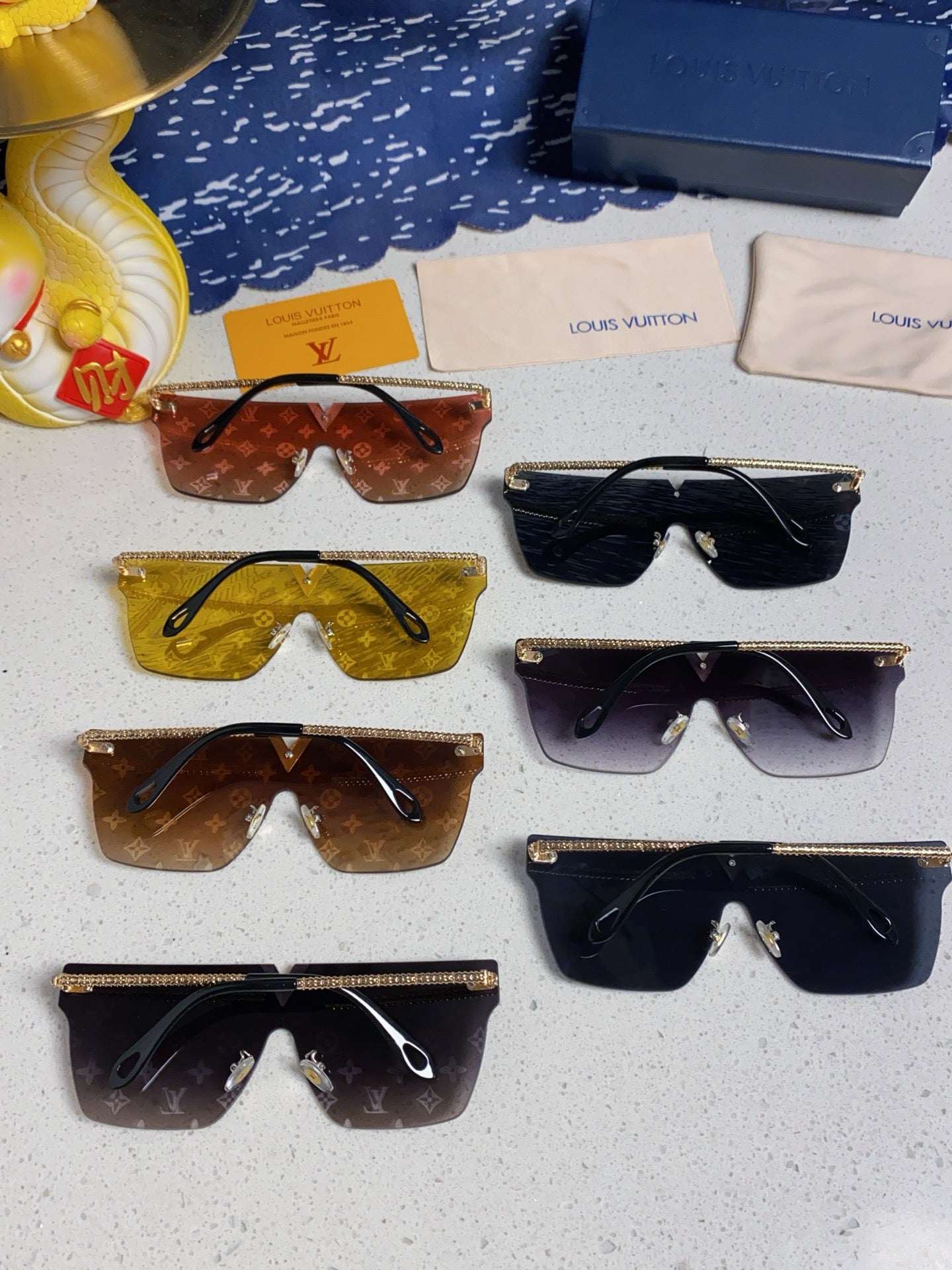 Louis Vuitton Fashion Gold Lens Sunglasses for Men & Women - 997392 - detail image 11