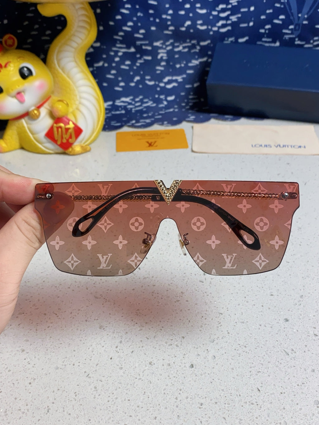 Louis Vuitton Fashion Silver Lens Sunglasses for Men & Women - 493049 - detail image 4