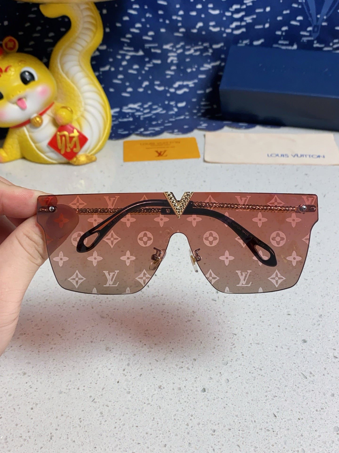 Louis Vuitton Fashion Silver Lens Sunglasses for Men & Women - 997391 - detail image 4