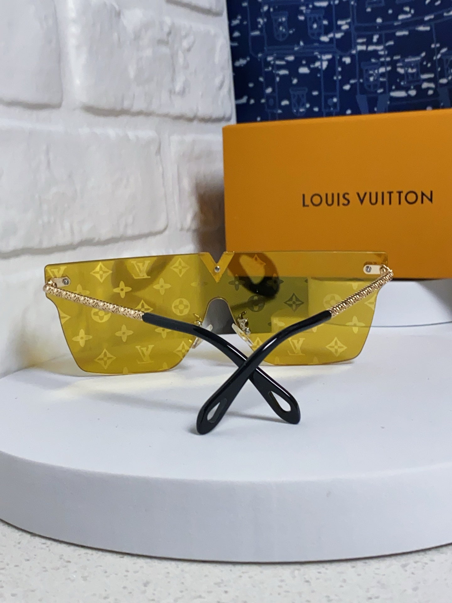 Louis Vuitton Fashion Gold Lens Sunglasses for Men & Women - 997392 - detail image 3