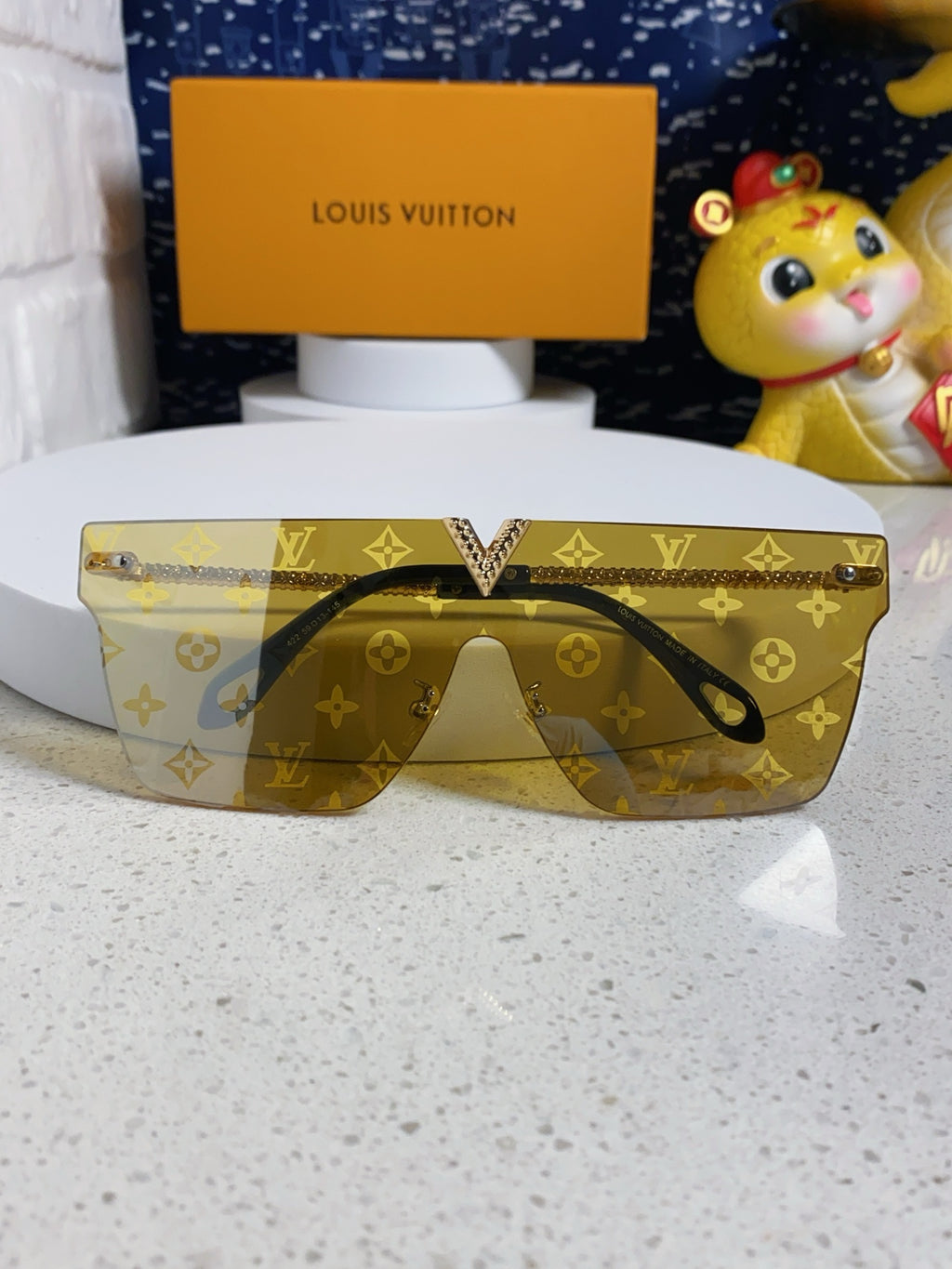 Louis Vuitton Fashion Gold Lens Sunglasses for Men & Women - 997392 - detail image 9